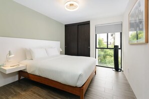 2 bedrooms, iron/ironing board, travel cot, WiFi