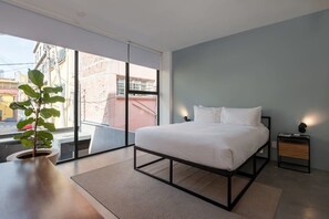 2 bedrooms, iron/ironing board, travel cot, WiFi