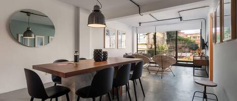 تناول الطعام