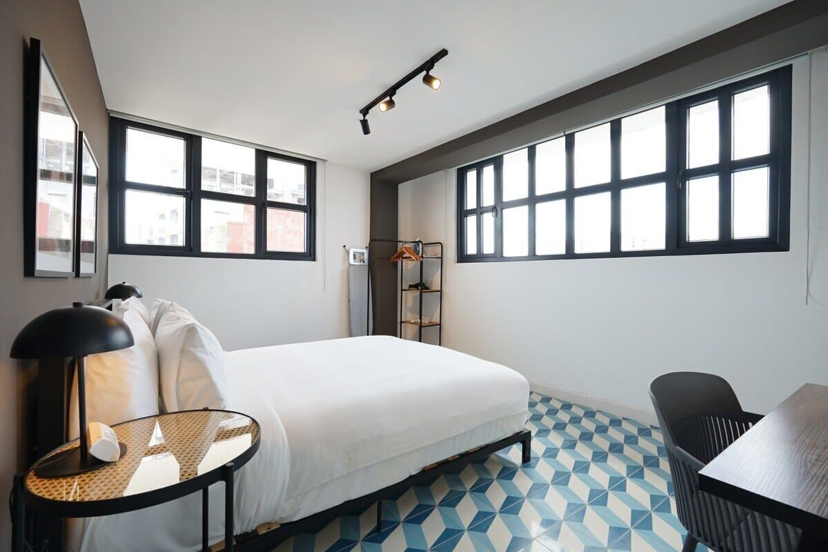 1 habitación, tabla de planchar con plancha, wifi y ropa de cama 