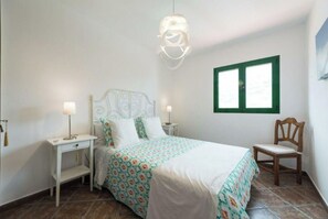 3 Schlafzimmer, Schreibtisch, schallisolierte Zimmer