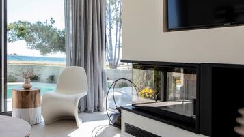 Premium bedding, memory-foam beds, in-room safe, individually decorated