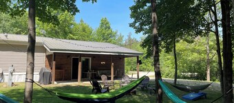 Northwoods getaway - minutes from beach, fishing & trails!