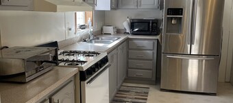 Northwoods getaway - minutes from beach, fishing & trails!