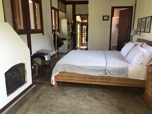 4 bedrooms, travel crib, free WiFi, bed sheets - Fantastic location in the Sertão do Camburi (São Sebastião)