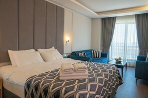 Deluxe Room | Premium bedding, down duvets, in-room safe, laptop workspace - Sakarya Hotel (Adapazari)