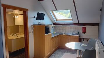 Chambre Double Classique | Cuisine privée | CafetiÚre/bouilloire, bouilloire électrique