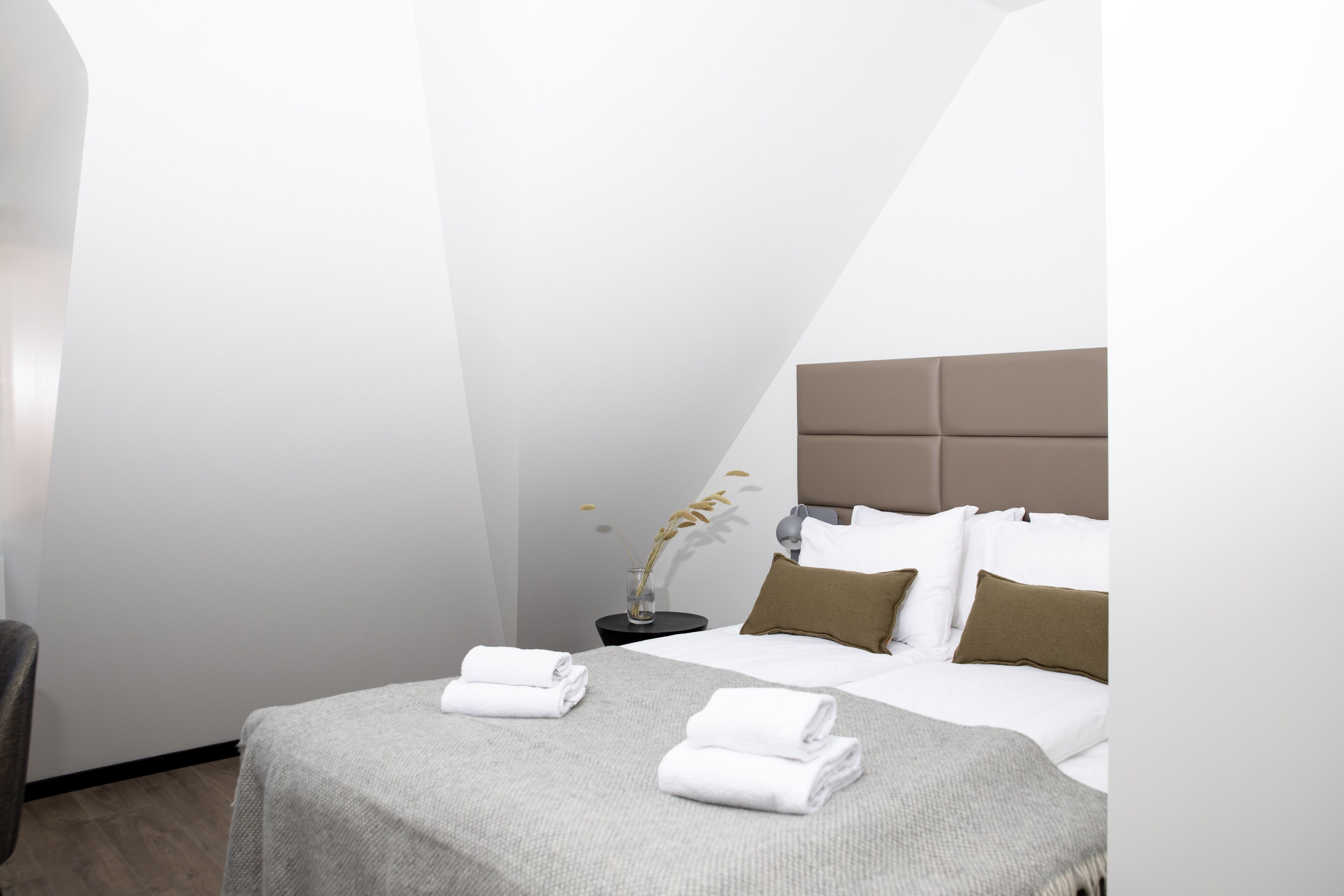 Comfy | Skrivebord, strykejern/-brett, wi-fi (inkludert) og sengetøy