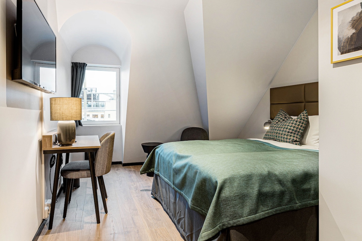 Desk, iron/ironing board, free WiFi, bed sheets