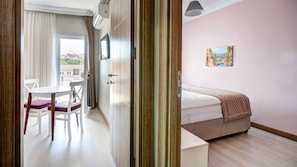 Deluxe-Apartment | 1 Schlafzimmer, hochwertige Bettwaren, Zimmersafe, Schreibtisch