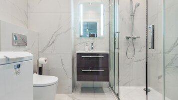 Apartment (27) | Bathroom | Shower, towels