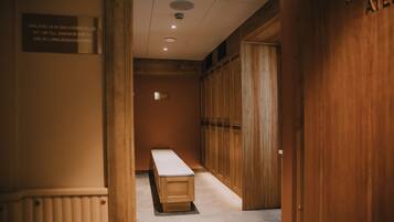 Sauna, steam room