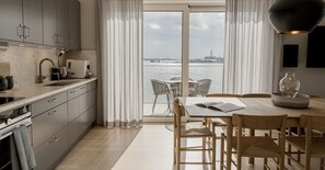 Family Suite | Premium bedding, pillowtop beds, in-room safe, laptop workspace - Slottsholmen hotell och restaurang (Vastervik)