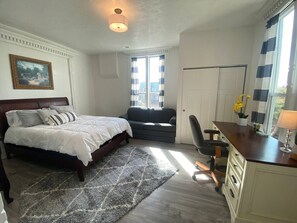 2 bedrooms, desk, iron/ironing board, WiFi