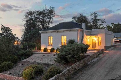 The Cottage-Historical Home Valley Views! (S)