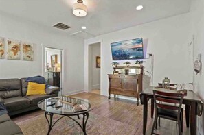 TV - The Cottage-Historical Home Valley Views! (S) (Ogden)