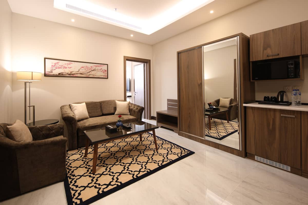 Fridge, microwave, coffee/tea maker, electric kettle