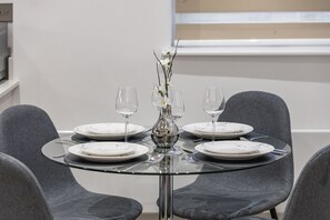 Dining - Silver Mansion (London)