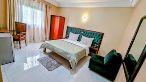 Luxury Double Room | Desk, laptop workspace, blackout drapes, free WiFi - Alicia Hotel (Douala)