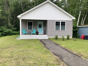 Exterior - Centrally located near beaches, restaurants, shopping, major cities and highway. (Old Orchard Beach)