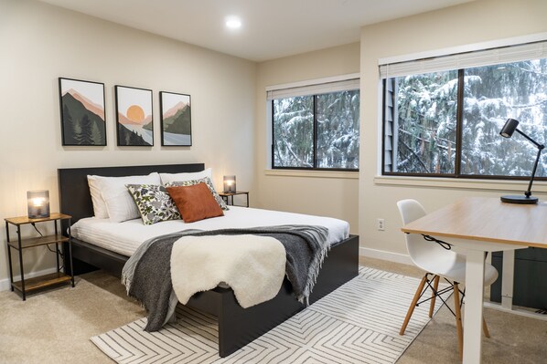 2 bedrooms, desk, iron/ironing board, travel cot