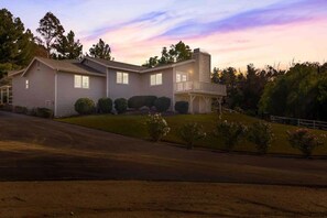 Exterior - Hakuna Moscato - 30 day Wine Country Retreat (Temecula)