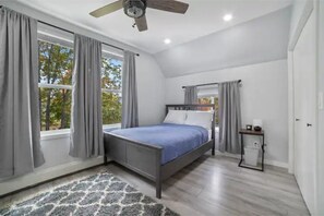 3 chambres, bureau, fer et planche à repasser, Wi-Fi gratuit