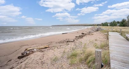 Entire Home Near Lake Superior