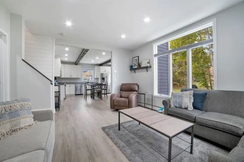 Entire Home Near Lake Superior