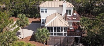 Awesome St George Island Home, Walk to Beach! PET FRIENDLY