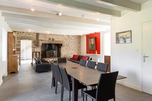 Dining - Gîte la Hunaudaye / 10 people (Quévert)