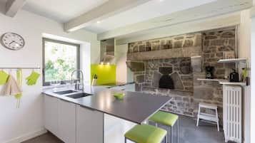 Réfrigérateur, micro-ondes, four, lave-vaisselle