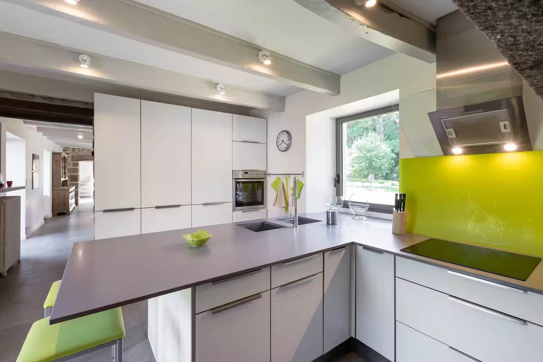 Réfrigérateur, micro-ondes, four, lave-vaisselle