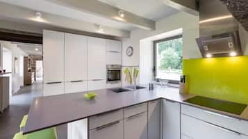 Réfrigérateur, micro-ondes, four, lave-vaisselle