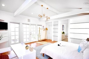 4 bedrooms, travel crib, WiFi - The Palm Springs Luxury Estate (Palm Springs)