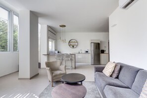 Premium Apartment - Central17 by TLV2RENT (Tel Aviv)