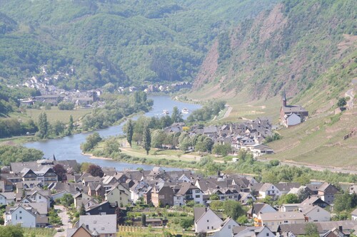 Vacation apartment Nikolausberg, gr. Sun terrace in Valwig, 3 km from Cochem