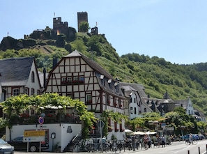 Exterior - Vacation apartment Nikolausberg, gr. Sun terrace in Valwig, 3 km from Cochem (Valwig)