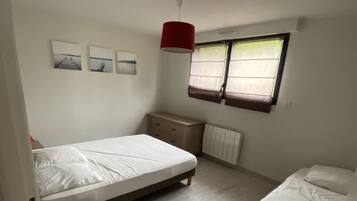 2 chambres, lit parapluie, Wi-Fi gratuit, draps fournis