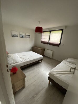 2 chambres, lit parapluie, Wi-Fi gratuit, draps fournis