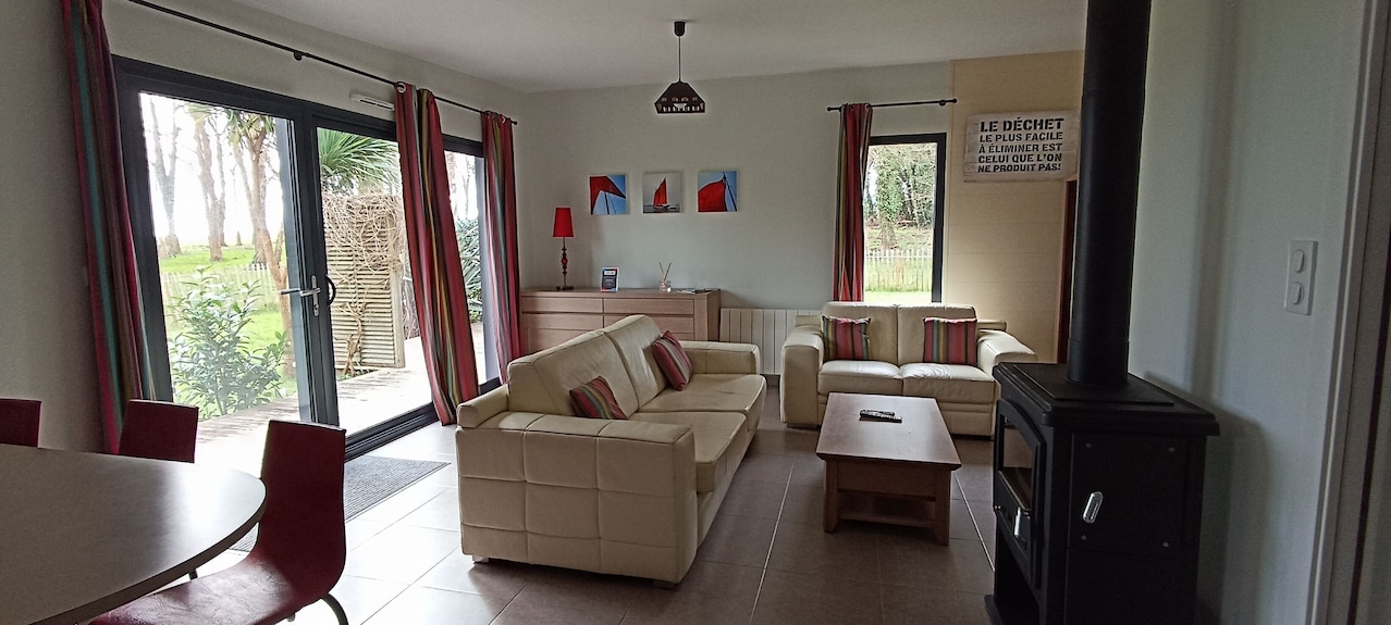 Lovely Gite With Swimming Pool Close To The Beach - Morbihan