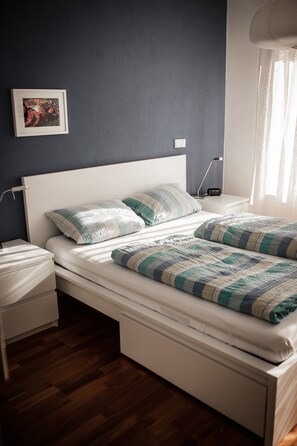 1 chambre, bureau, fer et planche à repasser, Wi-Fi gratuit