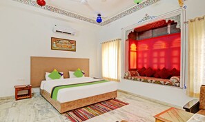 Deluxe Room | Desk, iron/ironing board - Treebo Khakhri Haveli (Udaipur)