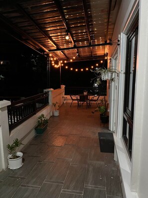 Outdoor dining - Large 3 bed & 3 bath Penthouse Suite w/ an amazing view! (Baguio City)