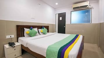 Standard Room | Desk, iron/ironing board
