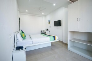 Premium Room | Desk, iron/ironing board - Treebo Empire Executive, Hinjewadi (Paud)