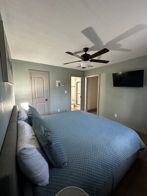 2 bedrooms, iron/ironing board, travel cot, WiFi