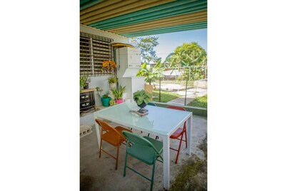 A cozy place to stay walking distance from the beach and Restaurants.