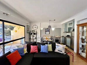 TV