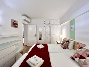 1 bedroom, iron/ironing board, free WiFi, bed sheets - VILAMOURA MARINA MAR 1 WITH POOL by HOMING (Vilamoura)